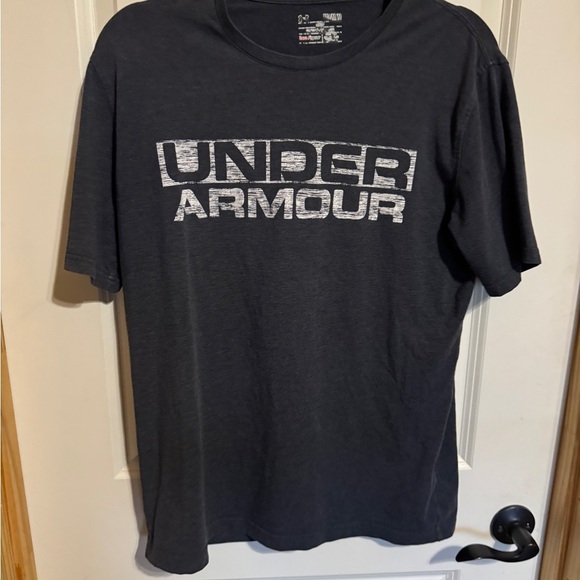 Under Armour Men's Black T- Size Medium - Picture 1 of 4